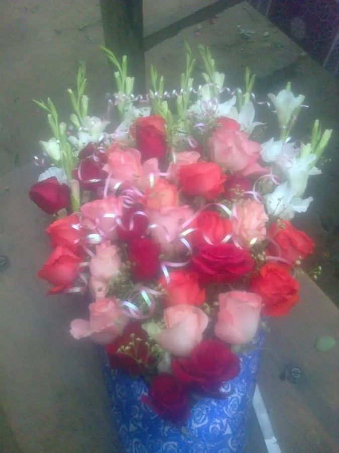 Red Roses Bouquet (12 Roses) — PhoolNagar.com