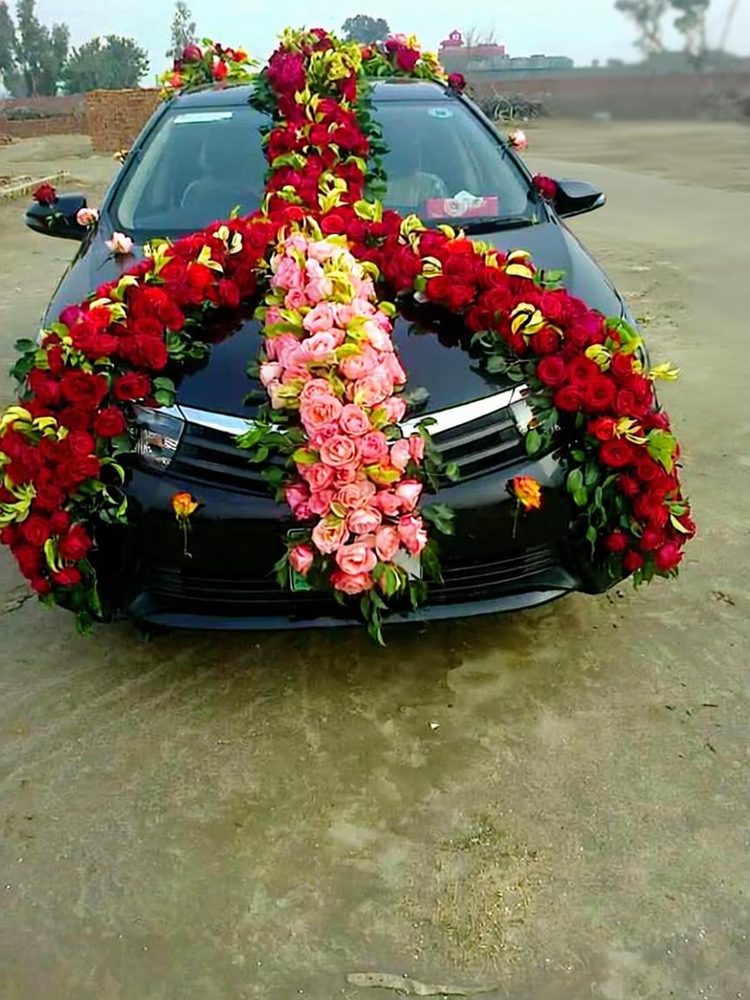 Wedding Car #22 — Pink White Roses Car Front View — PhoolNagar.com