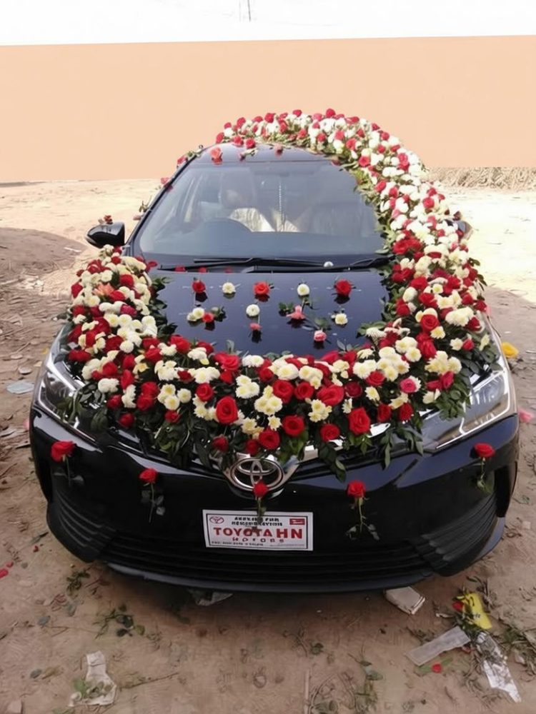 Wedding Car #28 — White Car Red Rose Heart Bonnet — PhoolNagar.com