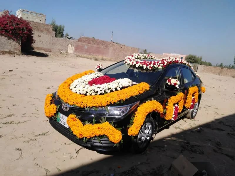 Mehndi Genda Car #34 — Yellow Marigold Car Mehndi — PhoolNagar.com