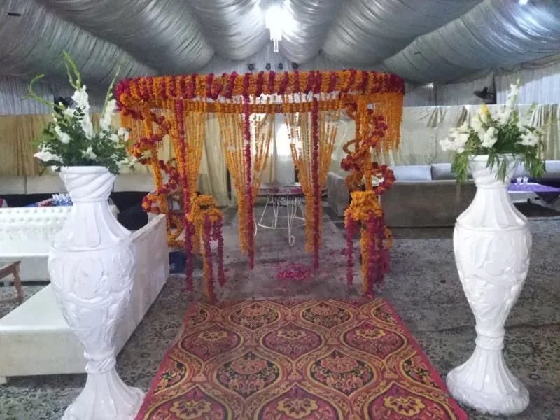 Flower Arch #46 — Orange Marigold Wedding Arch — PhoolNagar.com