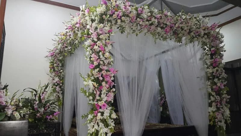 Flower Arch #158 — White Drapes Pink Flower Archway — PhoolNagar.com