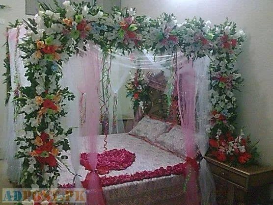 Dulhan Room #55 — Bridal Room Bed Canopy Flowers — PhoolNagar.com