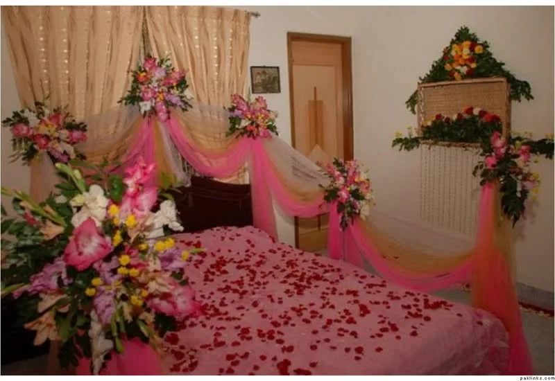 Dulhan Room #61 — Pink Bridal Bedroom Flower Decor — PhoolNagar.com