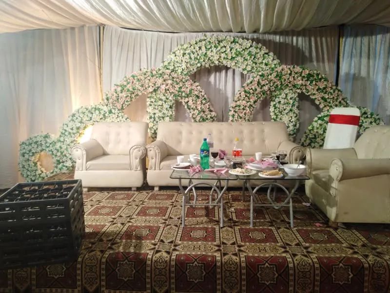 Dulhan Room #131 — Flower Arch Living Room Setup — PhoolNagar.com